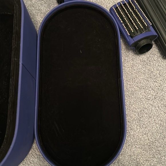 Dyson air wrap carrier with four attachments - Picture 6 of 7